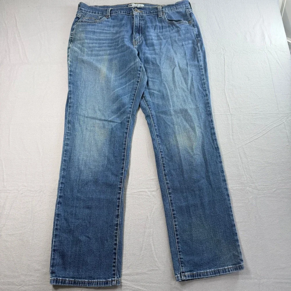 Levi's 505 Straight Leg Jeans Mens 37x30 Blue Medium Wash Denim Workwear Staple - Picture 2 of 8